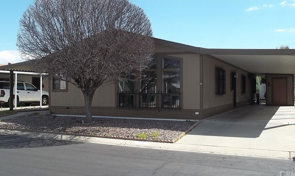1st image of 1250 N Kirby St Space 93