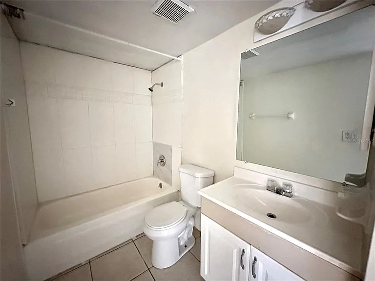 2830 Somerset Park Dr #201 — Photo 9