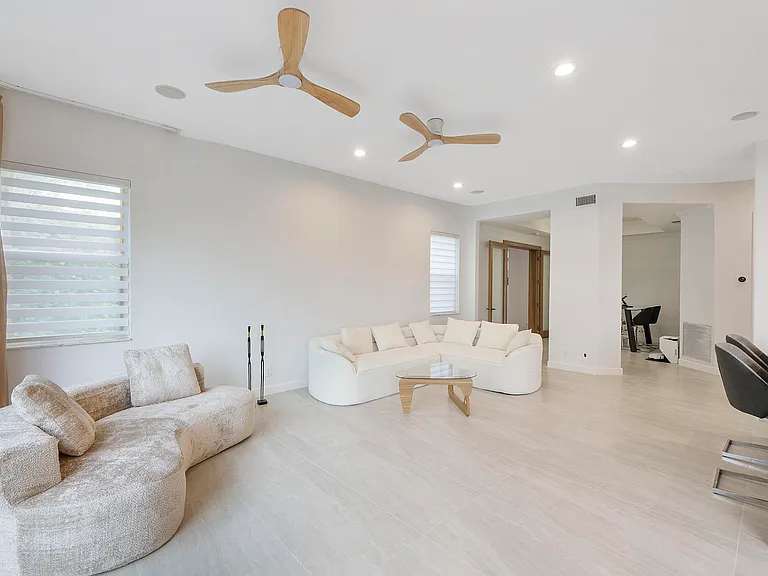 5081 NW 120th Ave — Photo 10