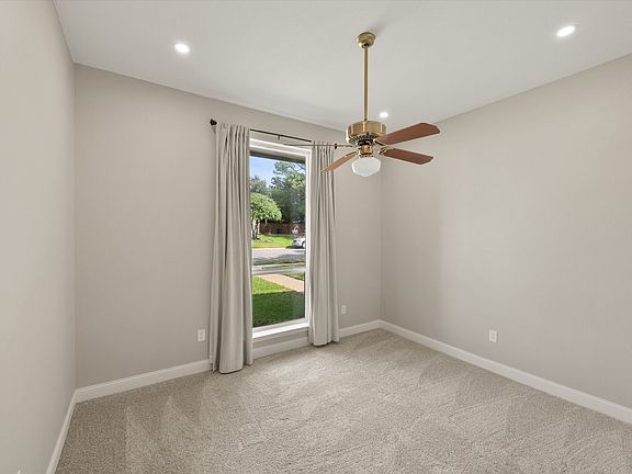 5th image of 309 Quail Crest Dr