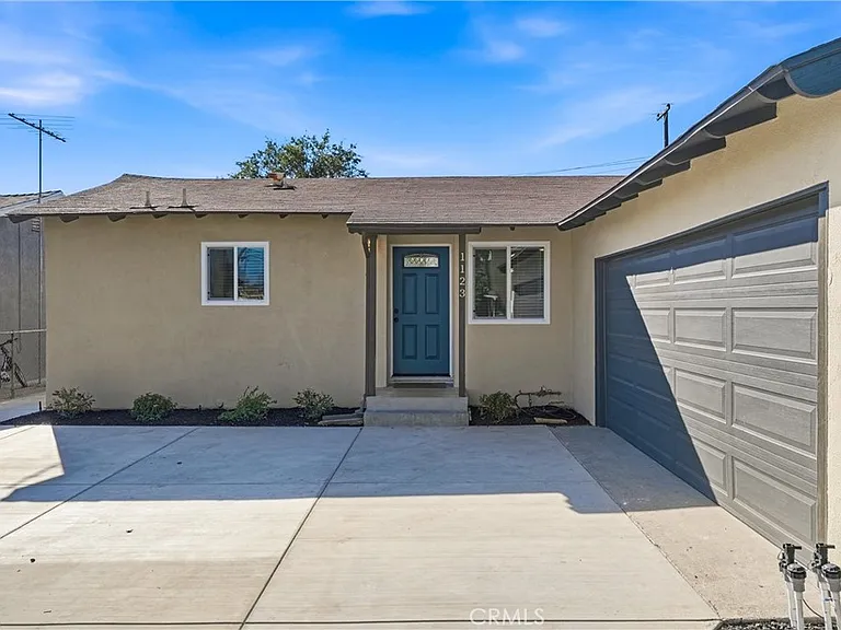 1123 Clintwood Ave — Photo 2