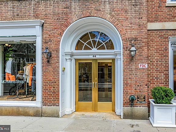 5th image of 44 Nassau St APT D
