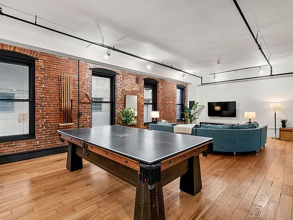 2nd image of 19 Stanhope St APT 1C