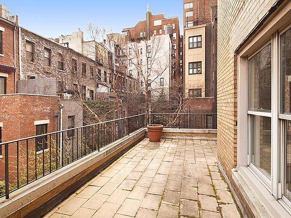 4th image of 127 W 79th St #2F