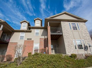 7300 Saint Andrews Woods Cir APT 104, Louisville, KY 40214