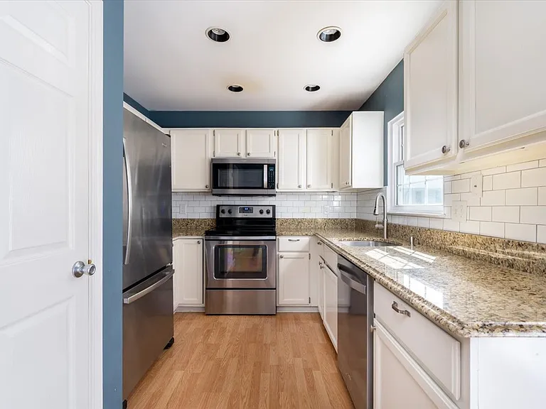 2209 Commissary Cir #284 — Photo 34
