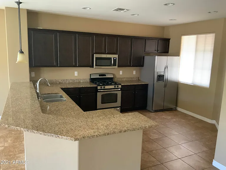 632 W San Carlos Way — Photo 2