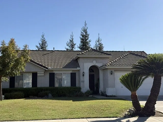 3 bed, 1200 sqft, $1,890 — Photo 1