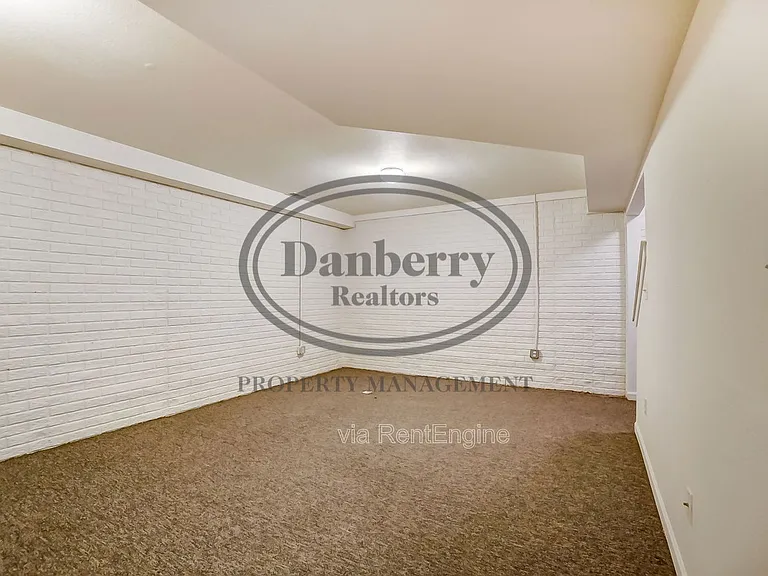 3704 Willow Run Dr — Photo 34