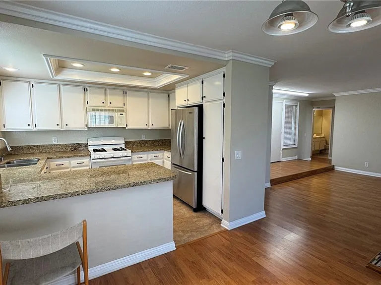 14 Woodleaf — Photo 10