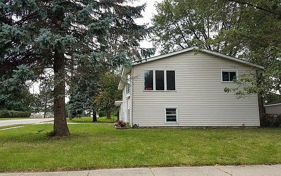 2nd image of 331 Delaware Ct