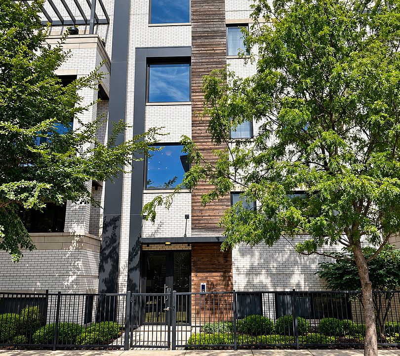 1st image of 1334 W Walton St #1W
