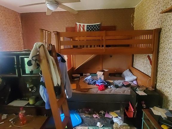 5th image of 420 Florence Ave