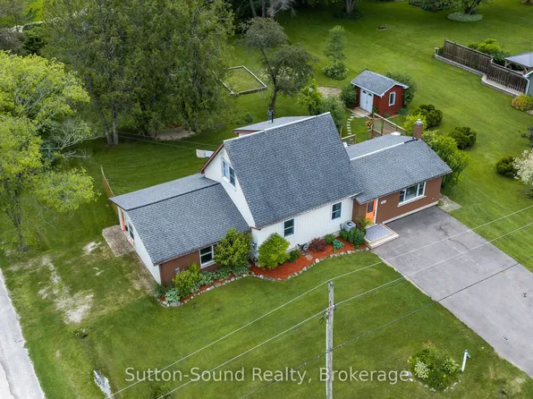 864 16th St W, Georgian Bluffs, ON N4K 6V5