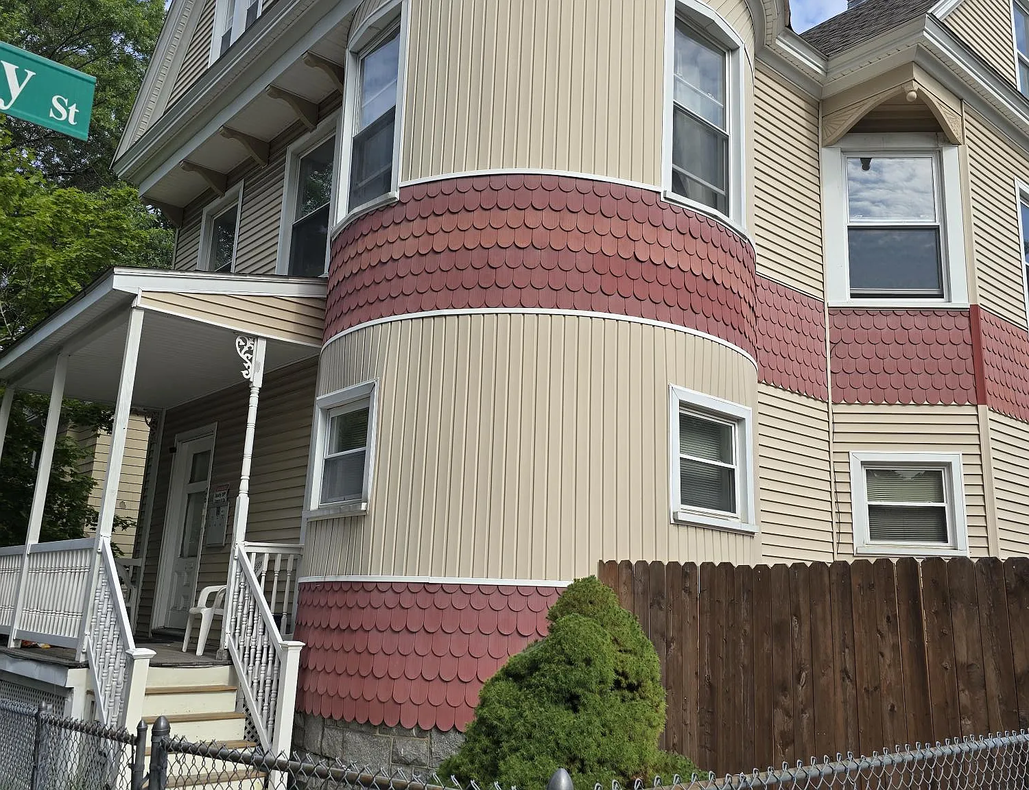 3 bed, 1400 sqft, $2,200 — Photo 1
