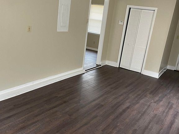 4th image of 3137 Gayhart Dr NW