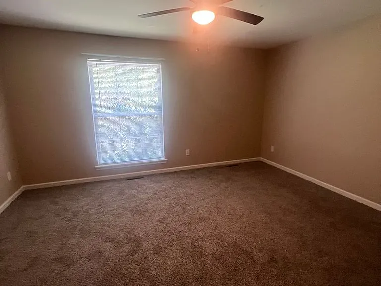 18-21 Eastwick Ln — Photo 6
