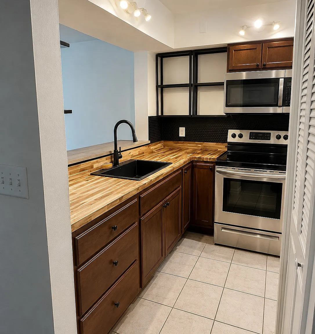 2 bed, 1090 sqft, $1,800 — Photo 2