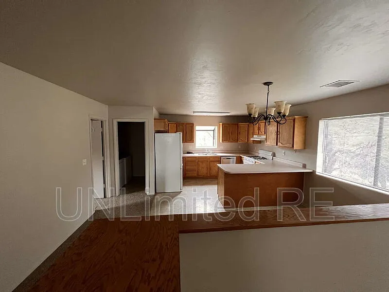 2 bed, 2.5 bath, 2000 sqft, $2,500 — Photo 4