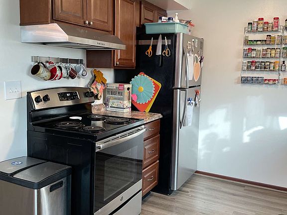2nd image of 1462-1464 S Brooklane Cir #1462