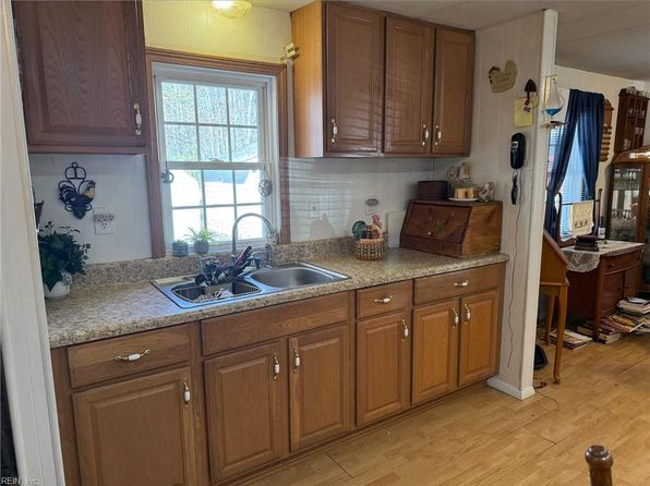 612 Knight Wood Rd, Diggs, VA 23045