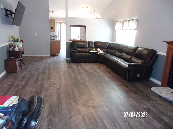 5th image of 517 Clear Creek Dr