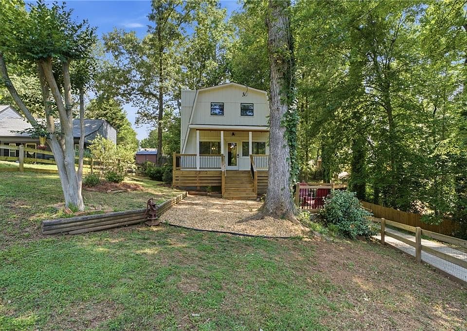 1st image of 3250 Marine Rd