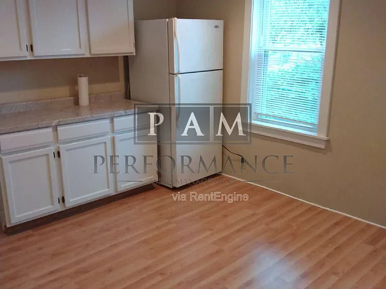 1521 N Jefferson St — Photo 4