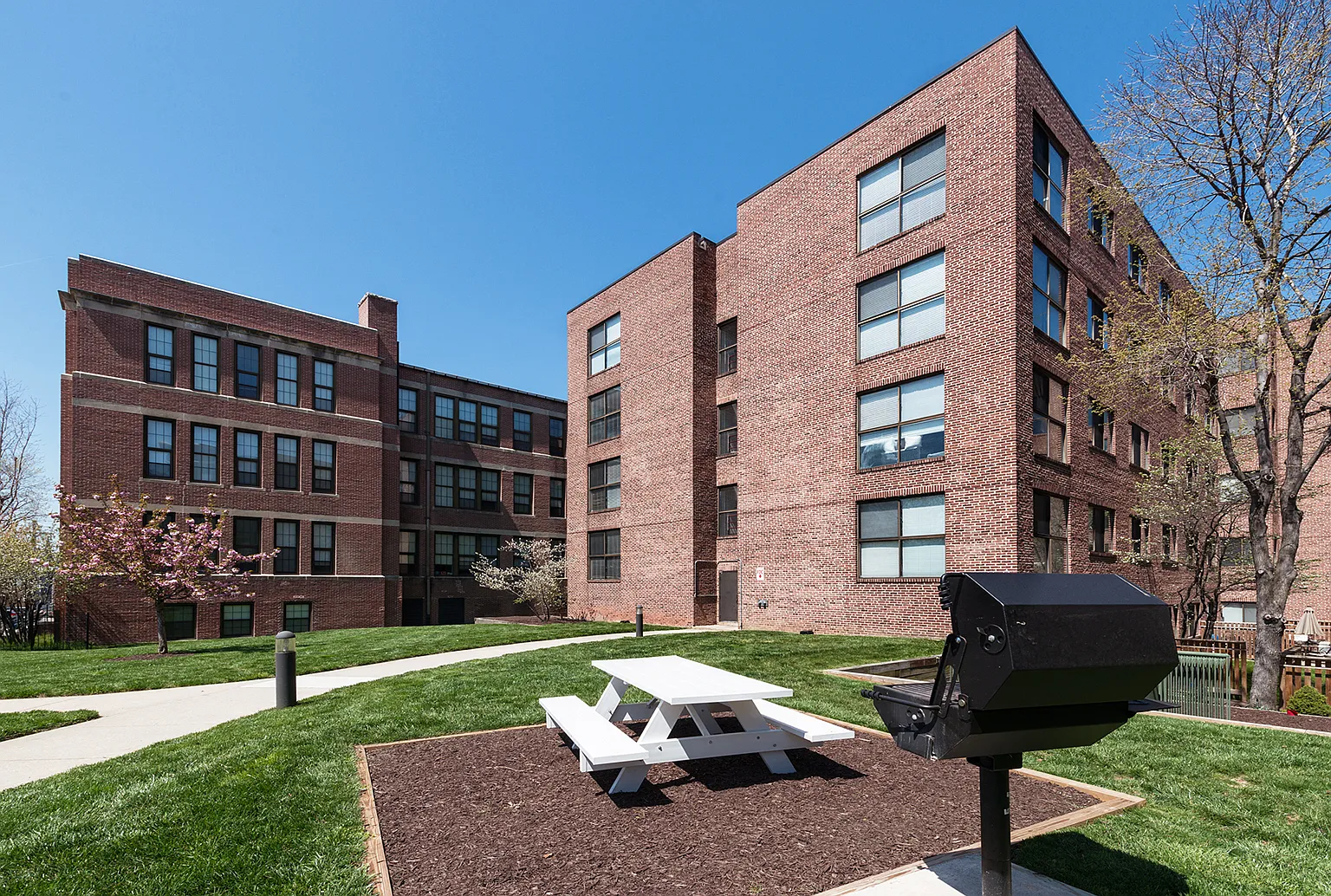 Harbor Hill Apartments — Photo 3