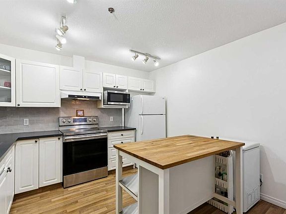 5th image of 649 N Marsh Rd NE #101