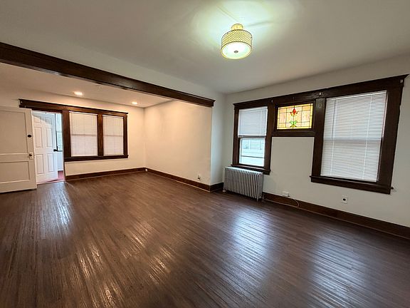 3rd image of 376 Michigan Ave #1