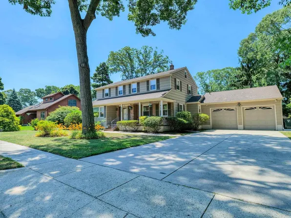 10 Holly Dr, Northfield, NJ 08225