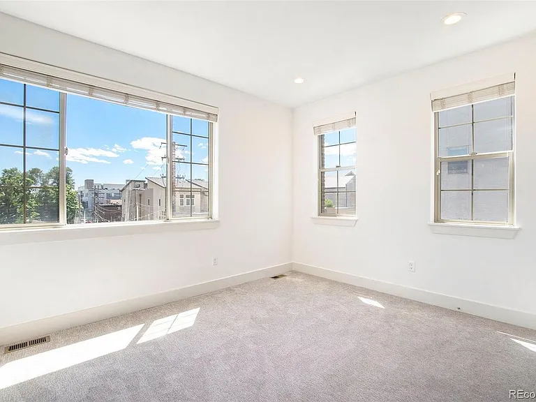 2357 E Iliff Ave — Photo 17