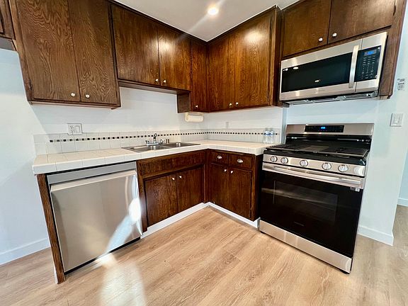 5th image of 1743 Glendon Ave APT 203