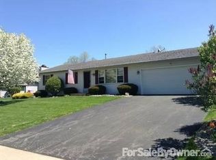 48 Markie Dr W, Rochester, NY 14606