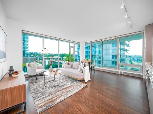 8131 Nunavut Ln #904, Vancouver, BC V5X 0E2