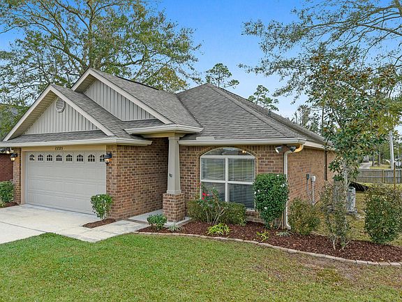 3rd image of 13785 Windwood Dr