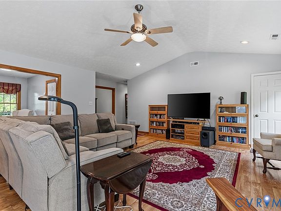 5th image of 11470 Laurel Rd