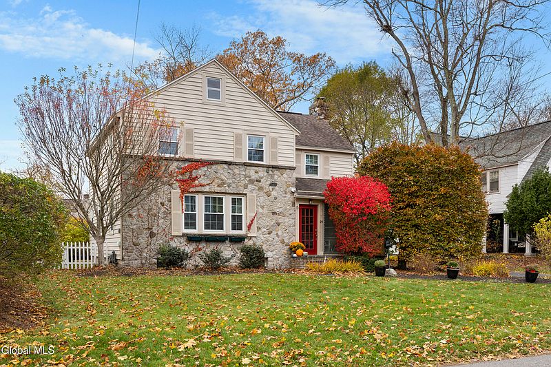 2nd image of 21 Roweland Avenue