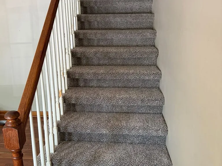 102 Goldenview Ln — Photo 3