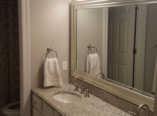 17704 Wilding Place Dr, Chesterfield, MO 63005