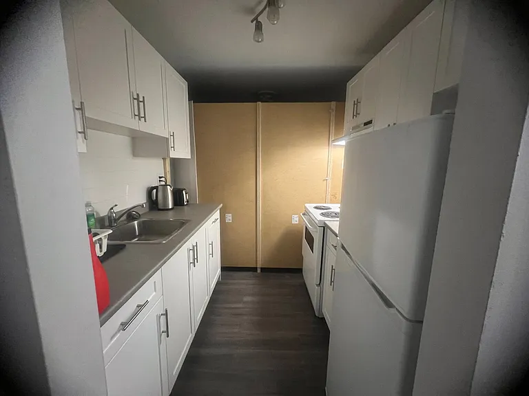 810 Saint Andrews St — Photo 4