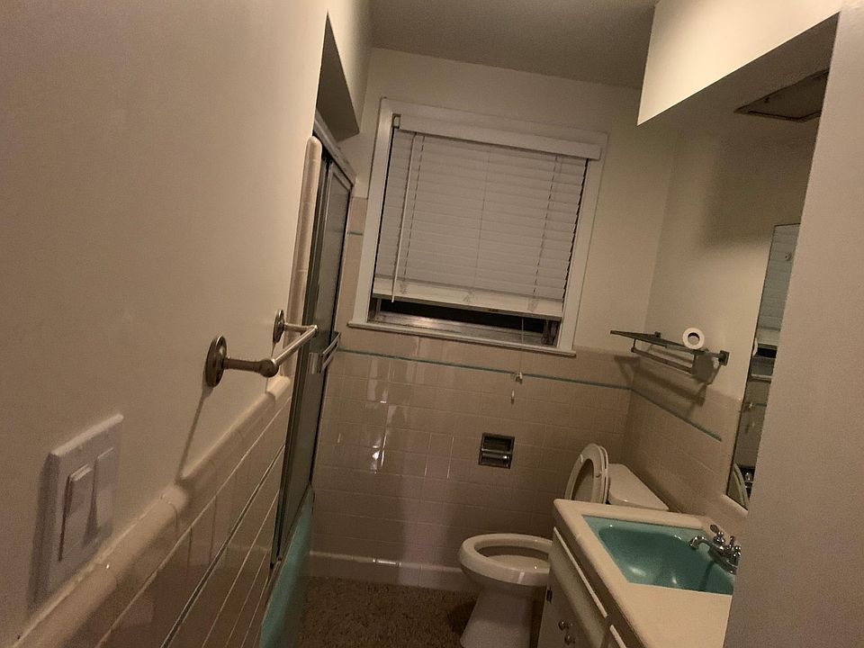 2nd image of 514 Oaklawn Dr