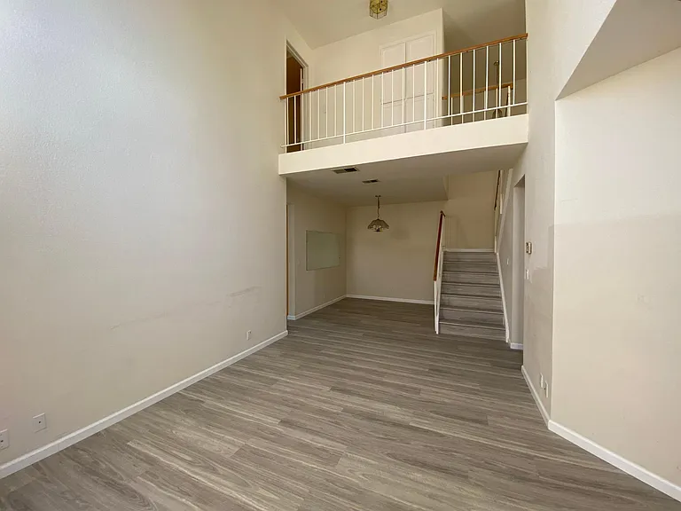 34266 Kenwood Dr — Photo 3