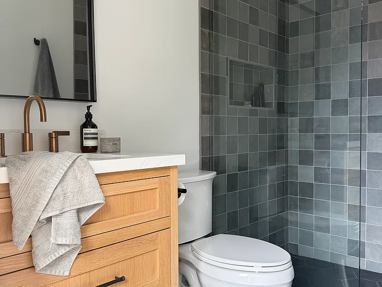242 N Almenar Dr — Photo 10