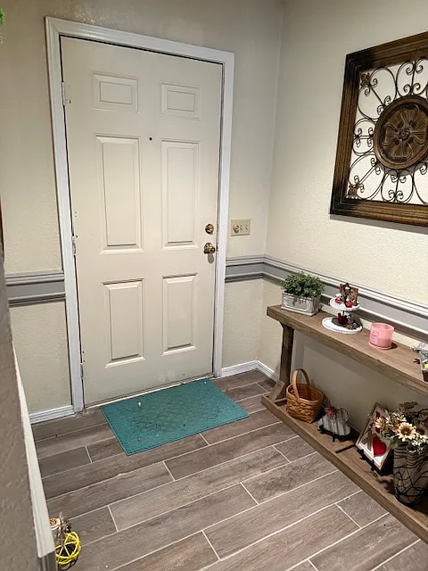 3 bed, 1882 sqft, $2,000 — Photo 2