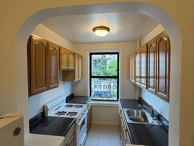 195 Bennett Ave #5H — Photo 5
