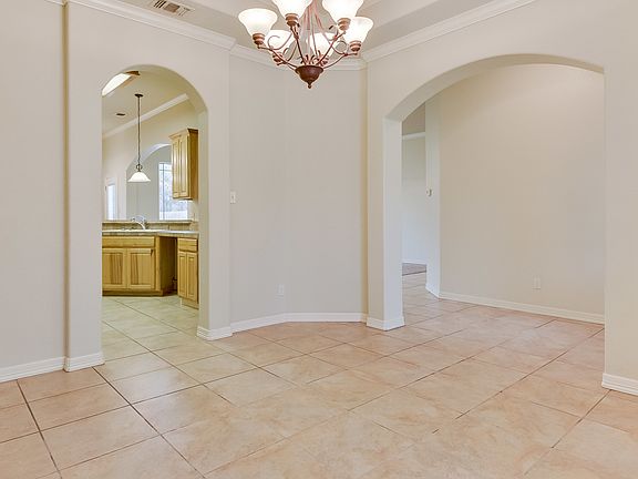5th image of 673 Rosewood Ave