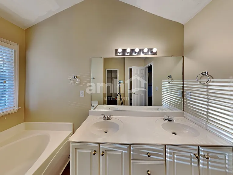94 Crestview Dr — Photo 14