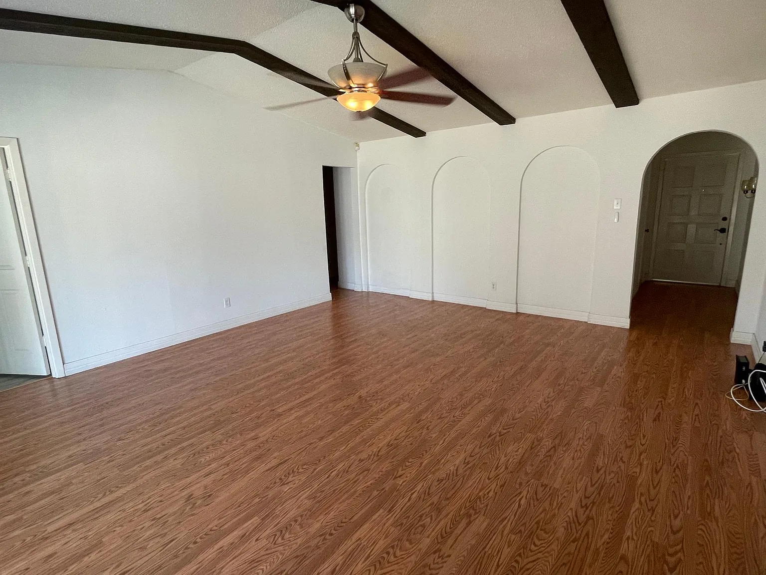 3 bed, 1498 sqft, $2,450 — Photo 2